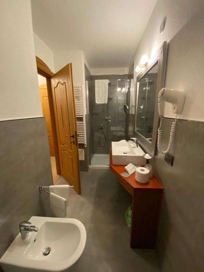 Hotel Bait De Angial ลีวินโญ ภายนอก รูปภาพ