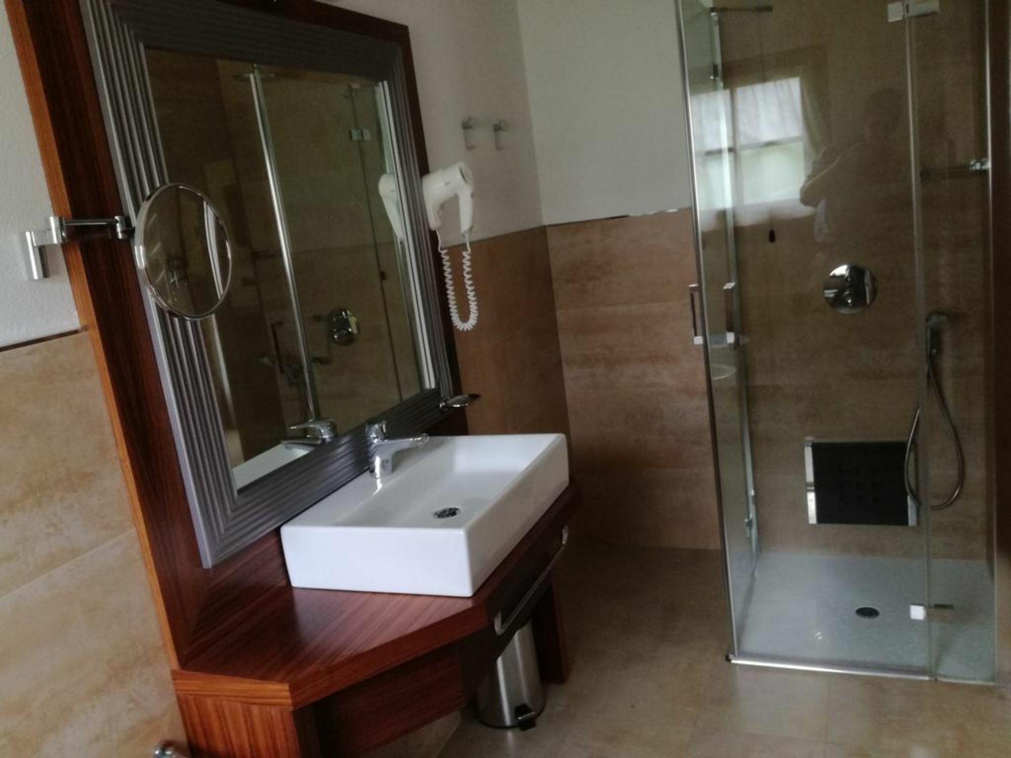 Hotel Bait De Angial ลีวินโญ ภายนอก รูปภาพ